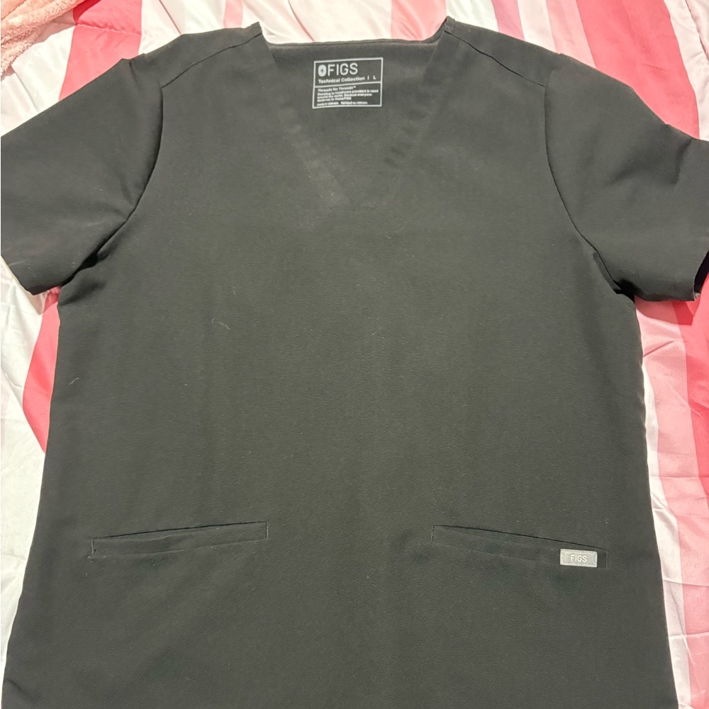 FIGS Casma Three-Pocket Scrub Top